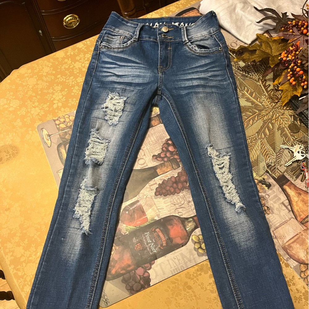 Ripped Skinny Jeans